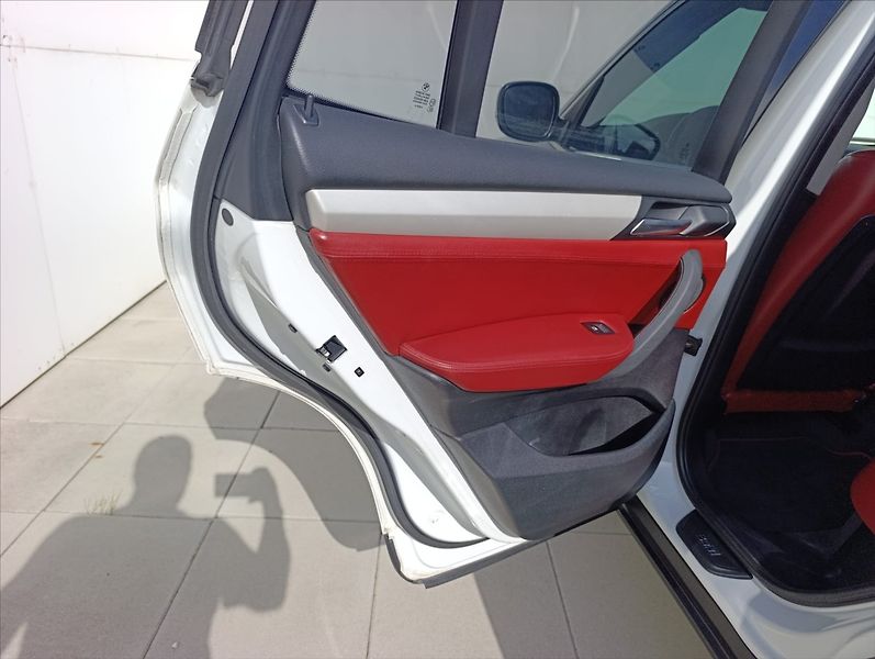 BMW X3 2,0 D X-drive aut. Kůže Bi-xen - fotka 20 z 53