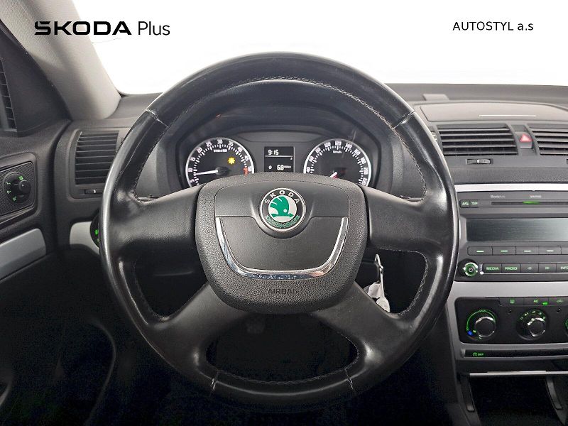 Škoda Octavia (2011) 1.6TDI 77kW Ambiente plus - fotka 5 z 20