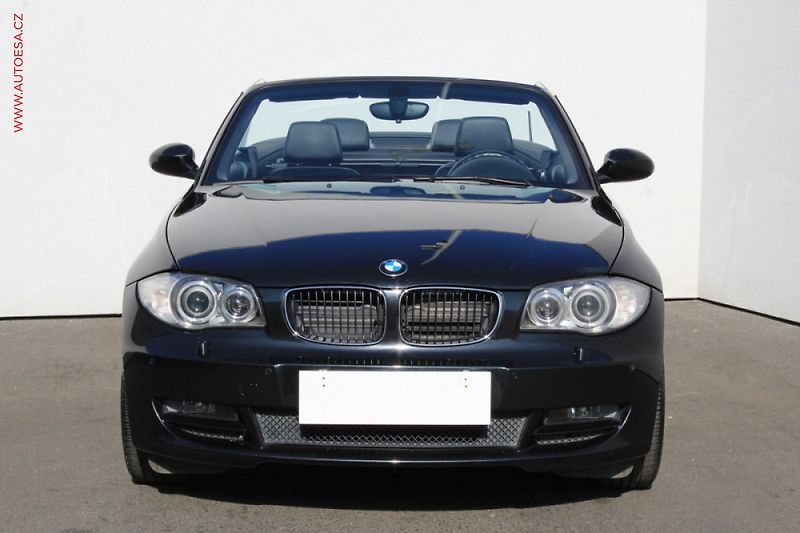 BMW Řada 1 (2010) 2.0D, AT, navi, bixen - fotka 2 z 3