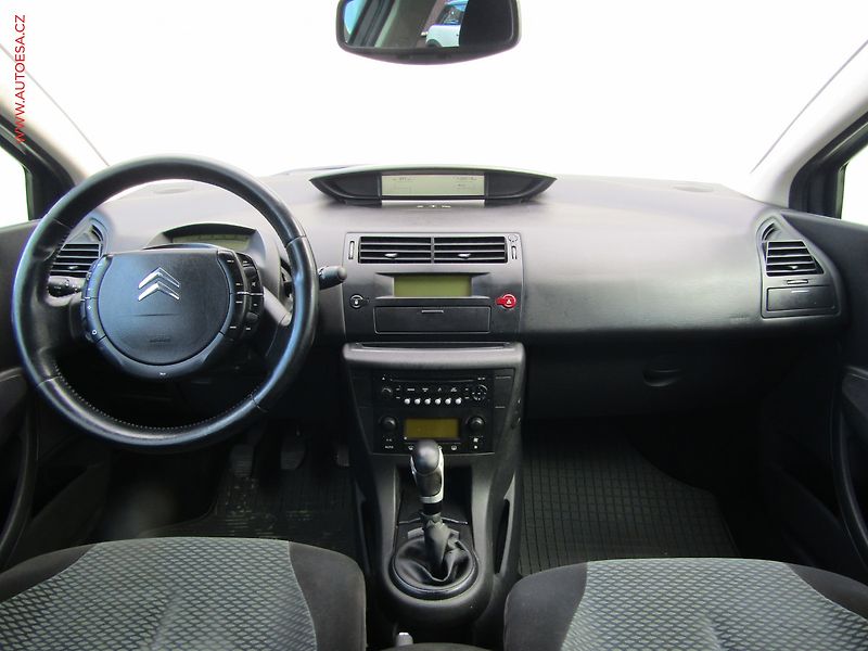 Citroën C4 (2006) 1.6 HDi, Klima - fotka 8 z 17