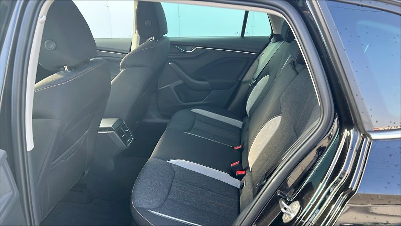 Škoda Scala (2024) SELEC TSI 85/1.0 A7F - fotka 14 z 27