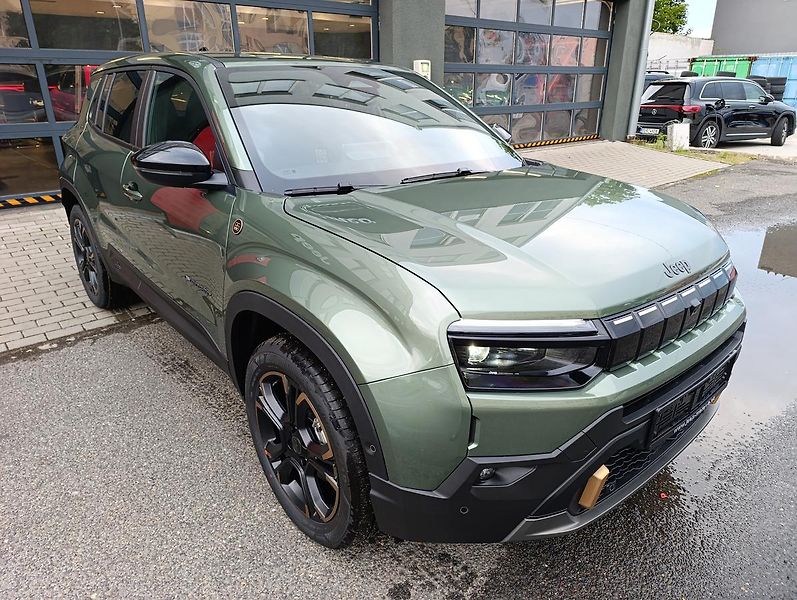 Jeep Avenger (2026) 85th Anniversary 1,2 e-Hybrid - fotka 9 z 47