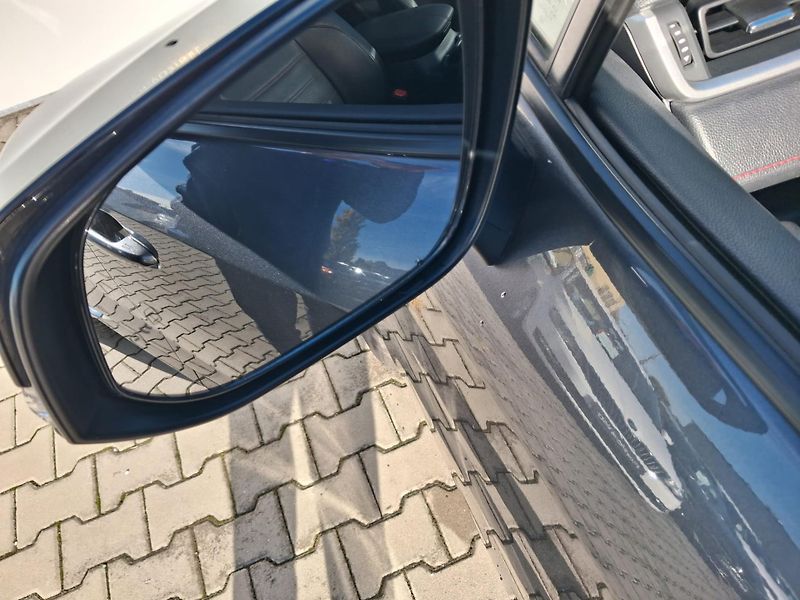Toyota RAV4 2.5 PHEV e-CVT Selection VIP A - fotka 25 z 25