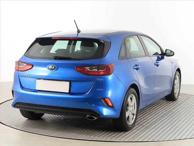Kia Ceed (2020) Silver 1.0 T-GDI, Serv.kniha - fotka 5 z 17