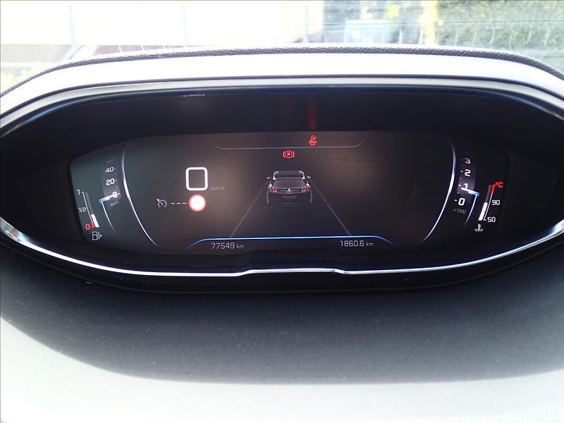 Peugeot 3008 1,2 CZ, 1.Majitel, serv. kn - fotka 19 z 48