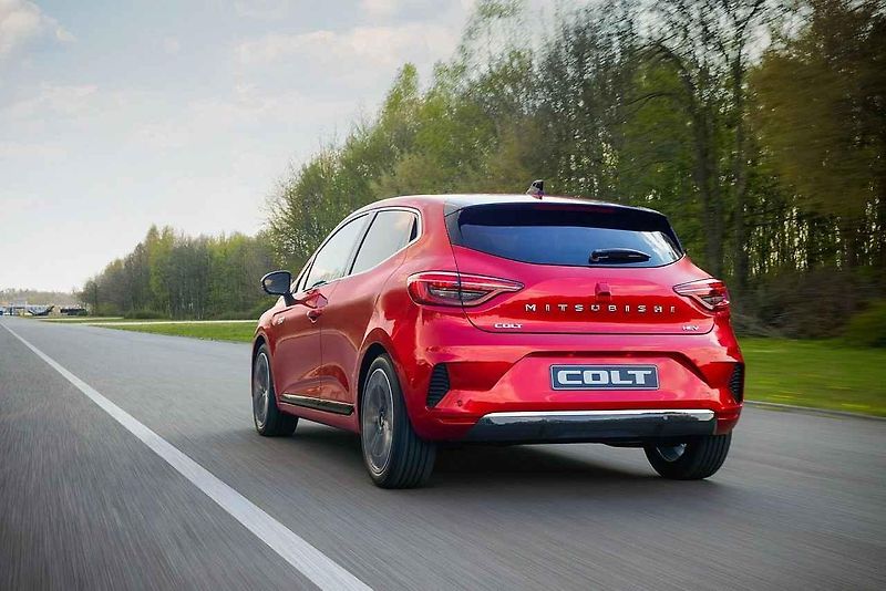 Nová generace Coltu má stále pod kapotou benzinové motory