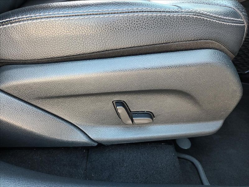 Mercedes-Benz GLC 2,1 220D,ČR,1MAJ,KŮŽE,TZ,NAVI, - fotka 25 z 44