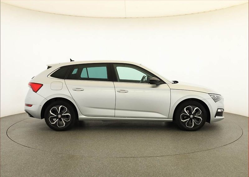 Škoda Scala (2019) Style 1.5 TSI, Automat - fotka 6 z 20