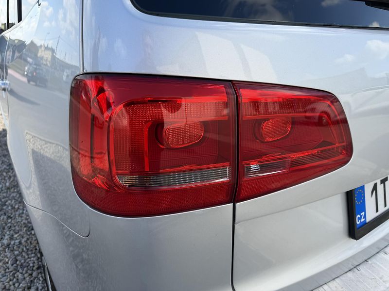 Volkswagen Touran 1,6 TDi/77kW - Webasto,TZ,... - fotka 57 z 60