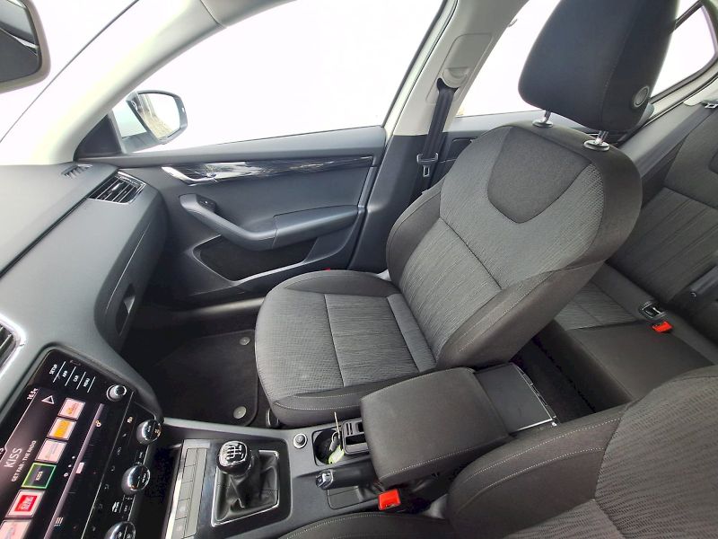 Škoda Octavia (2018) 1.6 TDI / 85 kW / 5MP / Style - fotka 15 z 30