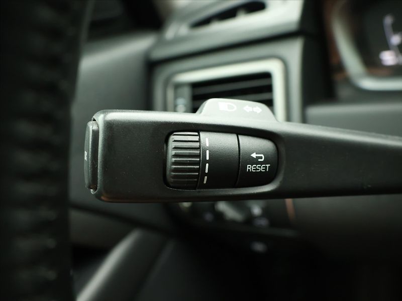 Volvo V70 2.0 D3 110kW Navi - fotka 19 z 31