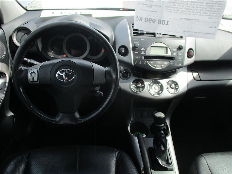 Toyota RAV4 2,2 D, 4x4, aut klima,kamera, - fotka 16 z 34