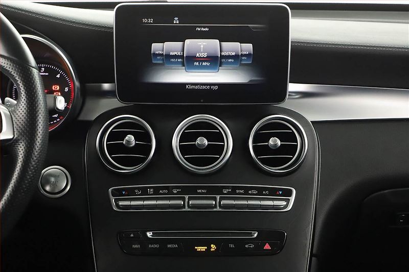 Mercedes-Benz GLC (2017) Avantgarde 250 d 4MATIC - fotka 9 z 23