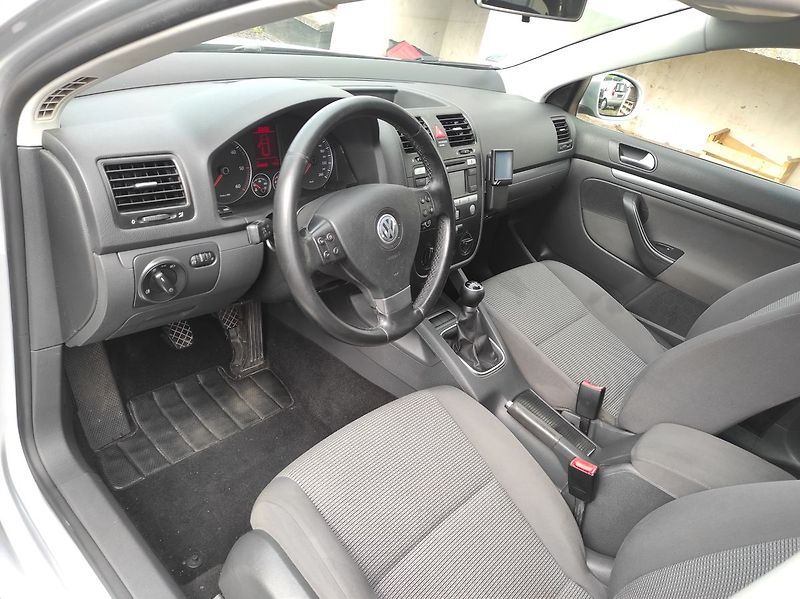 Volkswagen Golf 1.9 TDI Variant Trendline - fotka 11 z 26