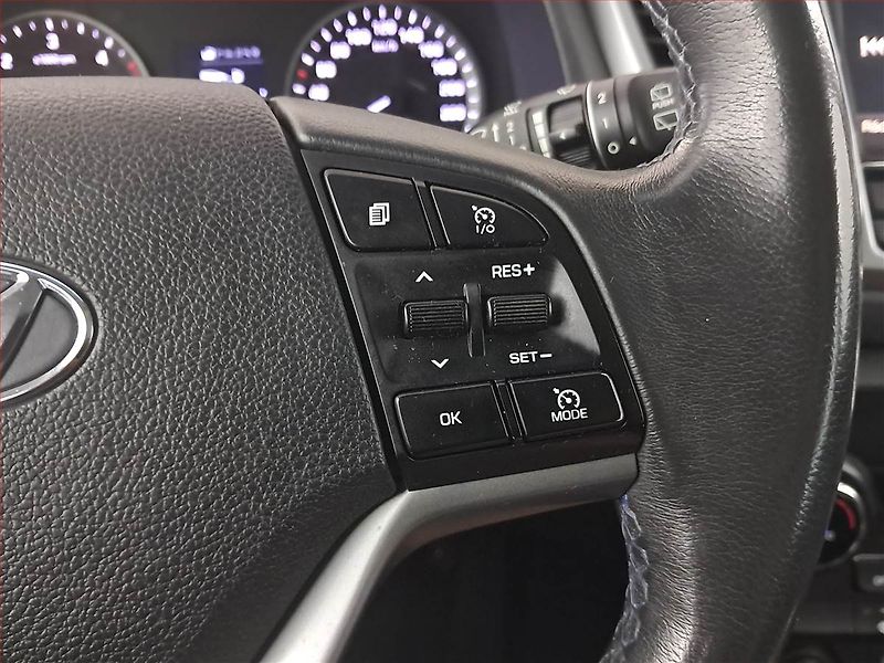 Hyundai Tucson (2017) Comfort 1.7 CRDi, Serv.kniha - fotka 17 z 19