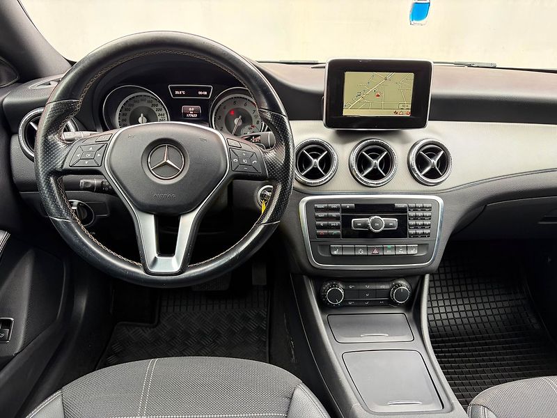 Mercedes-Benz CLA 180 7G, Sport, Navi - fotka 15 z 20