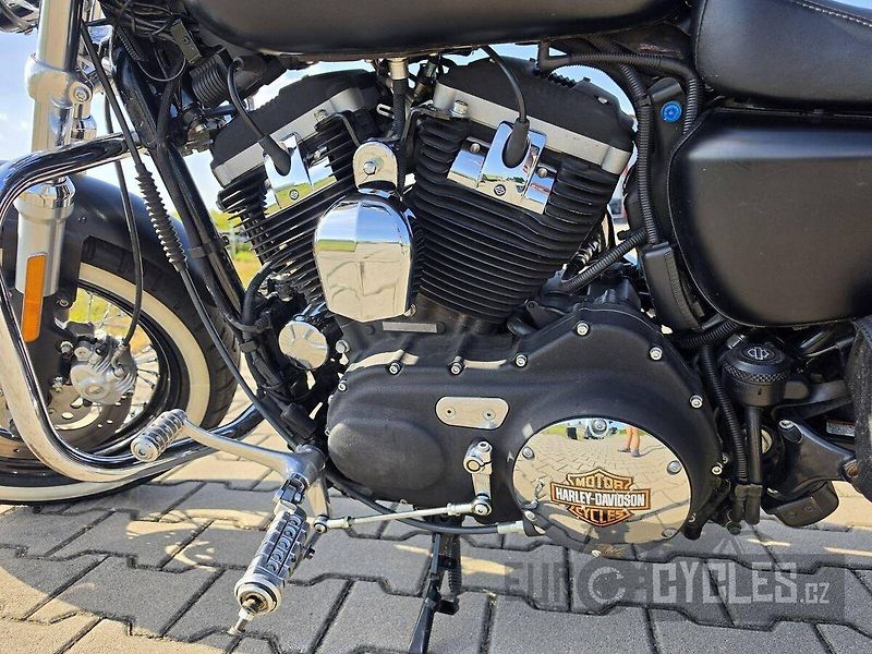 Harley-Davidson (2012) XL 1200 CB Sportster Custom Li - fotka 19 z 20