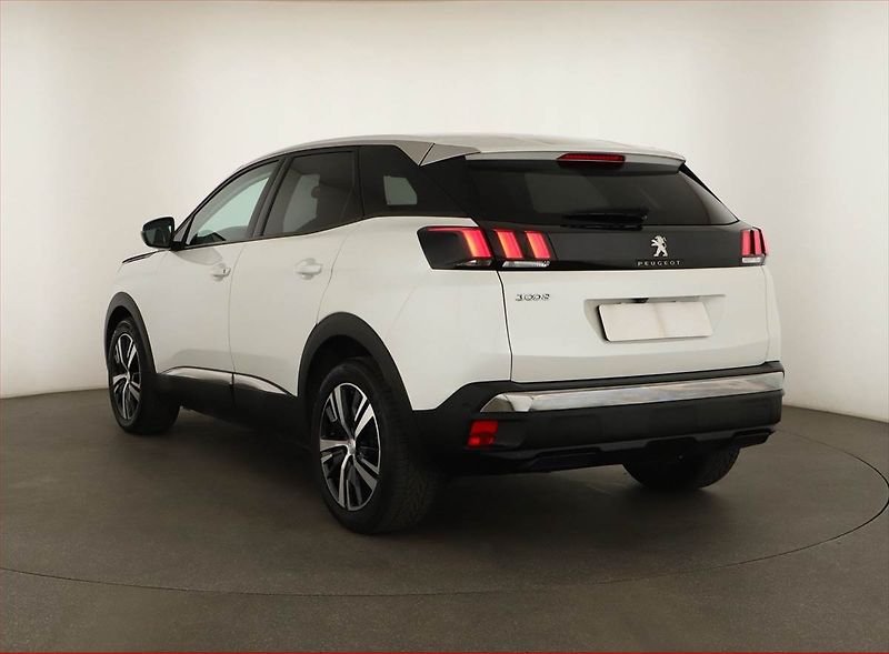 Peugeot 3008 (2020) 1.5 BlueHDi, Automat, Kůže - fotka 4 z 20