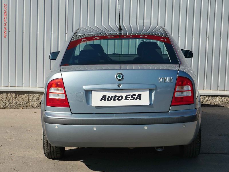 Škoda Octavia (2004) 1.6 MPi, 2.maj,ČR, Park.asist - fotka 5 z 14