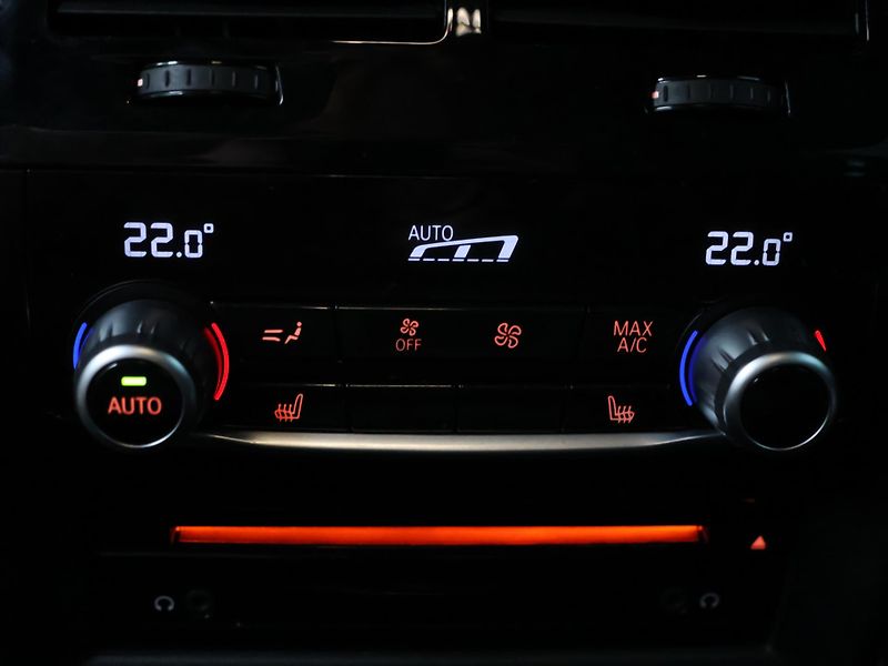 BMW Řada 6 3,0 630d Xdrive 195kW CZ DPH M - fotka 32 z 42