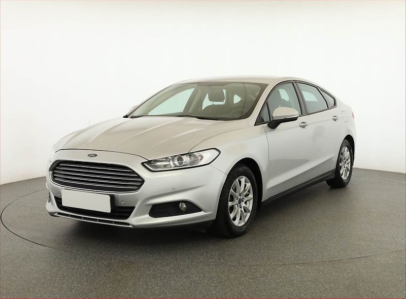 Ford Mondeo (2018) 2.0 TDCI, Serv.kniha, Navi - fotka 2 z 18