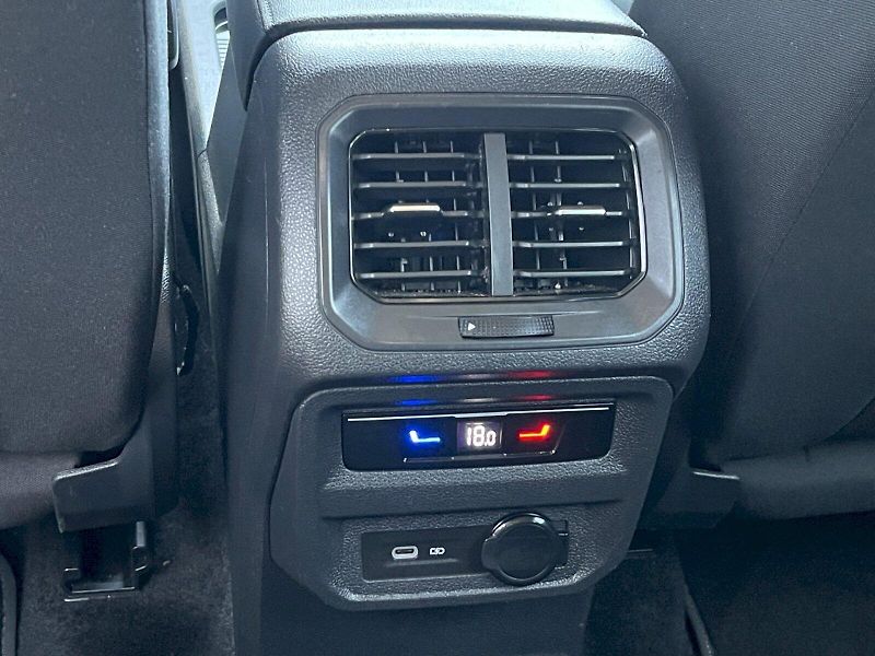 Volkswagen Tiguan Allspace (2023) 2.0 TDI 110 kW 4MOTION DSG Ele - fotka 25 z 34