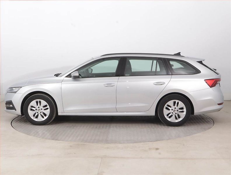 Škoda Octavia (2022) Ambition 2.0 TDI, ČR,1.maj - fotka 3 z 15