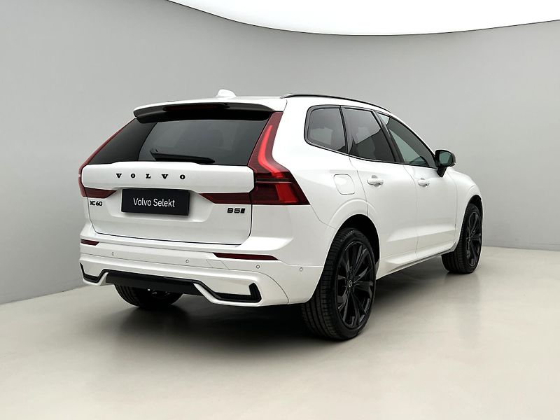 Volvo XC60 B5 AWD BLACK EDITION PLUS AUT  - fotka 13 z 45