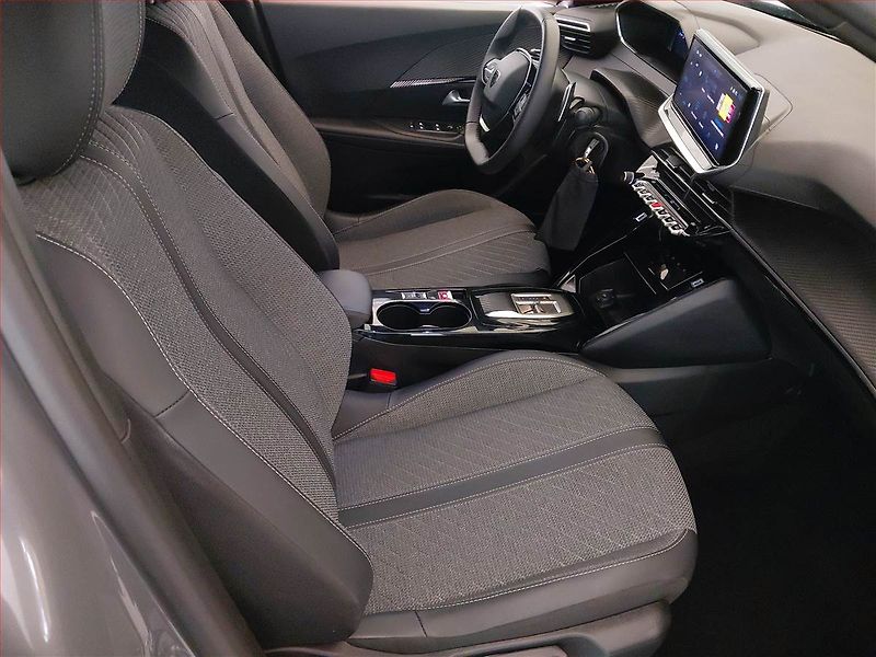 Peugeot 2008 (2025) Allure 1.2 MHEV - fotka 9 z 17