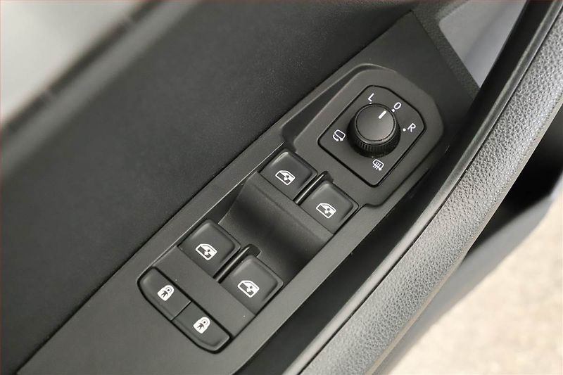 Škoda Karoq (2022) Scout 2.0 TDI - fotka 15 z 19