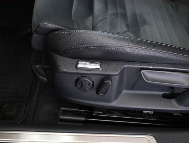 Volkswagen Passat (2018) 2.0 TDI, Automat, Serv.kniha - fotka 18 z 20