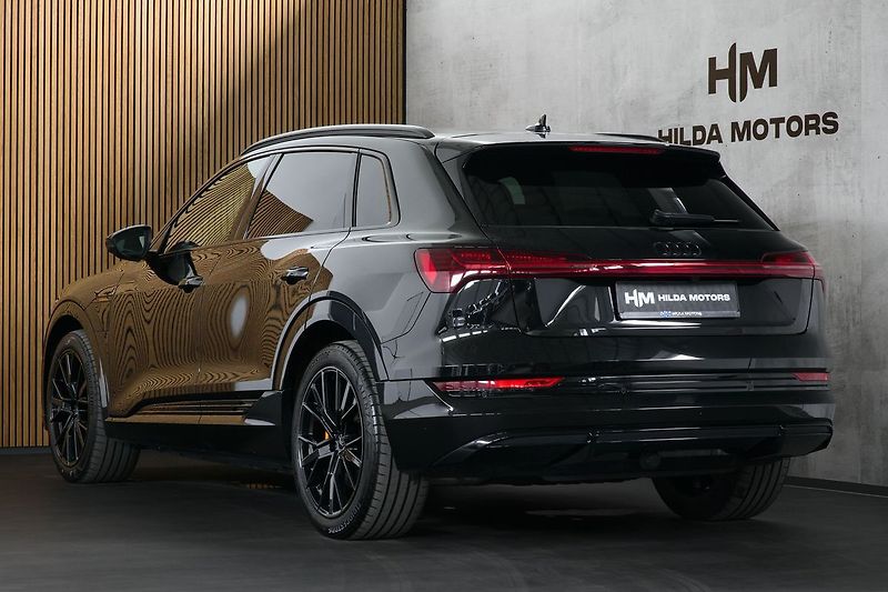 Audi e-tron 55 300kW S-line BlackEdi NV TZ - fotka 2 z 44