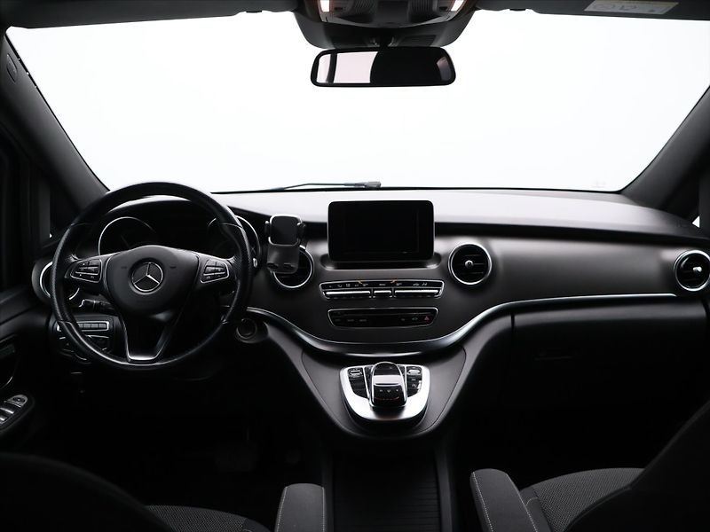 Mercedes-Benz Třídy V 2,1 220d 120kW Bluetec 8-míst - fotka 27 z 35