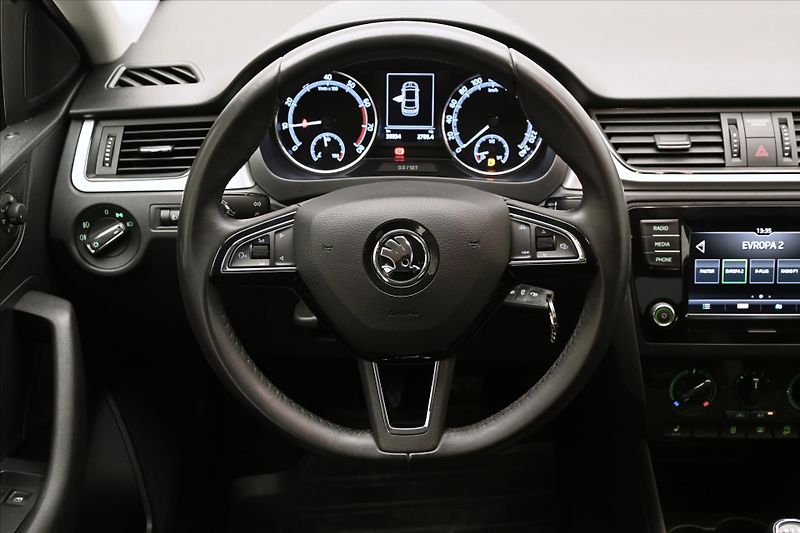 Škoda Rapid 1,0 TSI 70kW Ambition Plus Zár - fotka 18 z 28