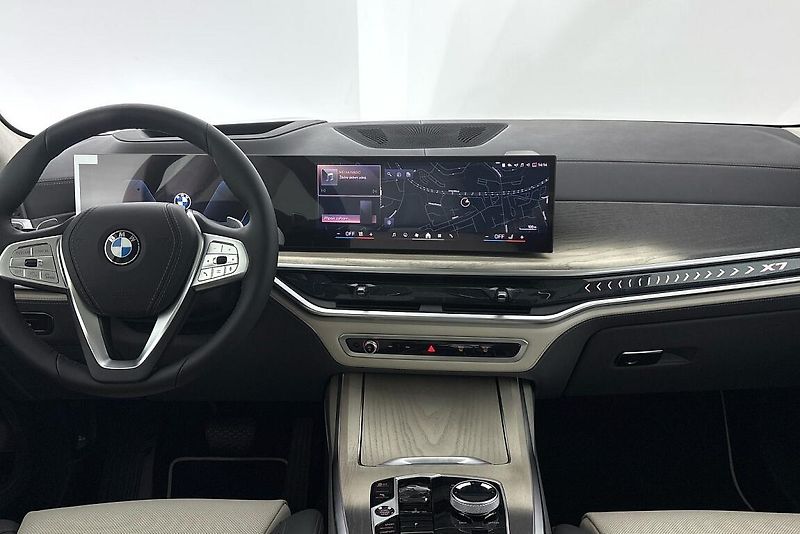 BMW X7 xDrive40d - fotka 16 z 27