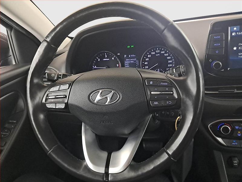 Hyundai i30 (2021) 1.6 CRDi MHEV, Automat - fotka 19 z 19