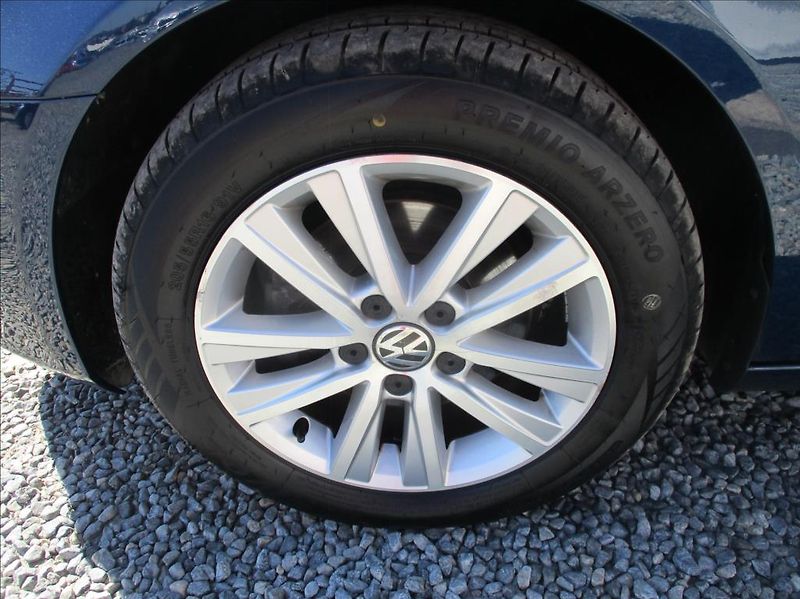 Volkswagen Golf 1,4 TSI,digiklima,servis,tažné - fotka 25 z 36
