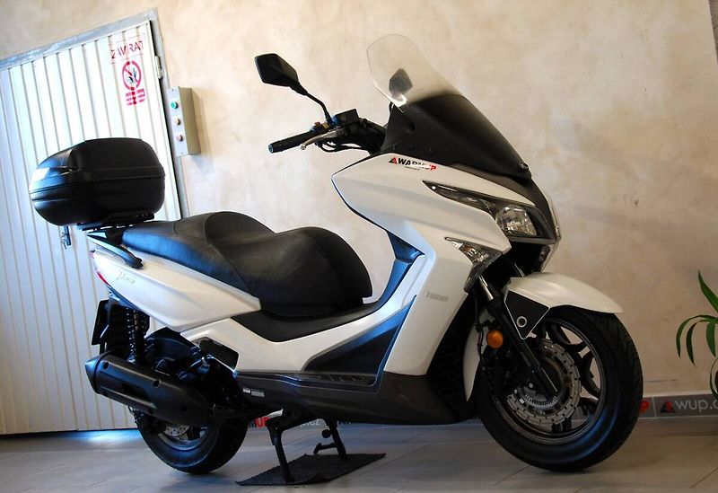 Kymco X-Town 125i ABS (2017) hezký stav, původ ČR, serv - fotka 2 z 20