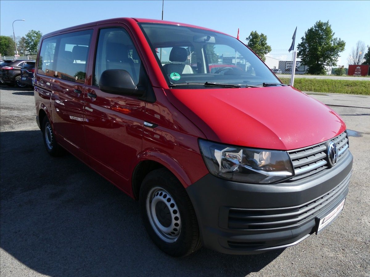 Volkswagen Transporter 2,0 TDi 75kW 9.míst, serviska