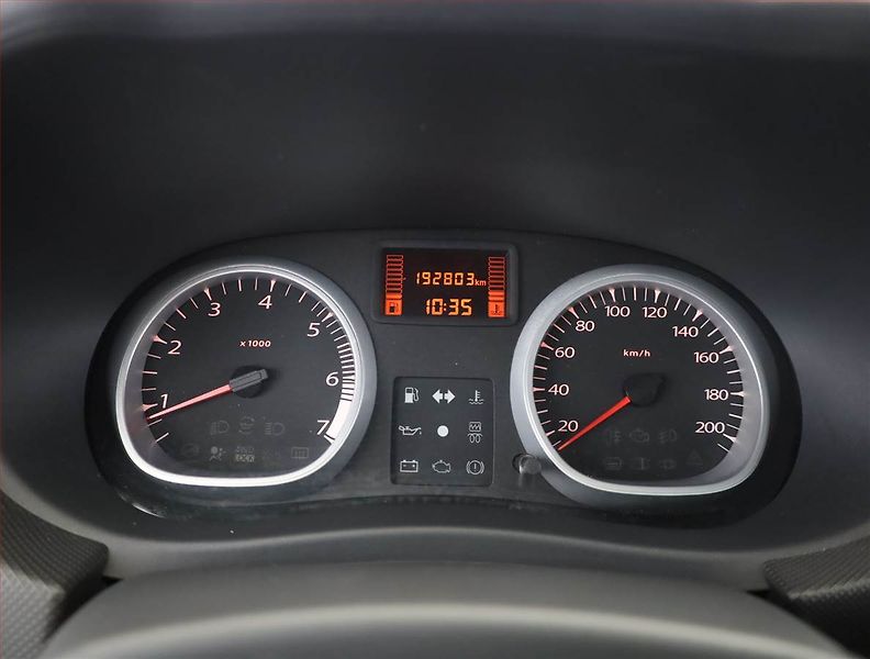 Dacia Duster (2010) 1.5 dCi, 4X4, Park. senzory - fotka 8 z 13