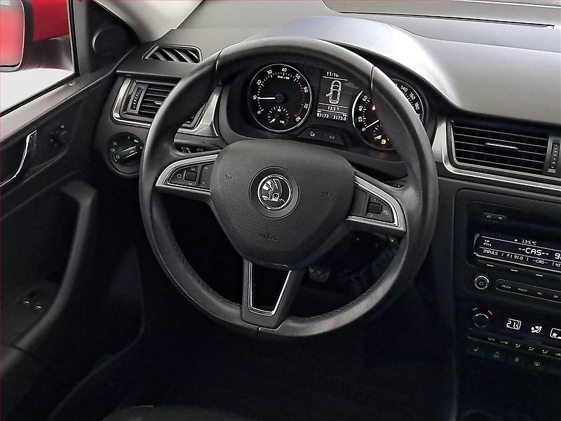 Škoda Rapid (2014) Spaceback 1.2 TSI, ČR,1.maj - fotka 14 z 15