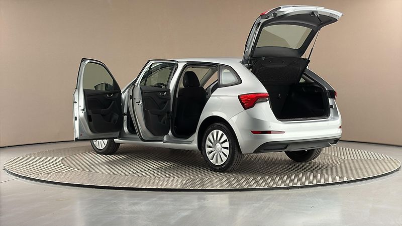 Škoda Scala 1.0 TSI Ambition - fotka 7 z 23