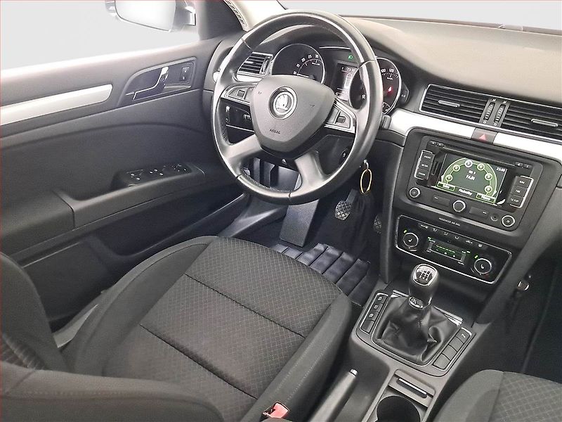 Škoda Superb (2014) 2.0 TDI, Navi, Tempomat - fotka 7 z 20