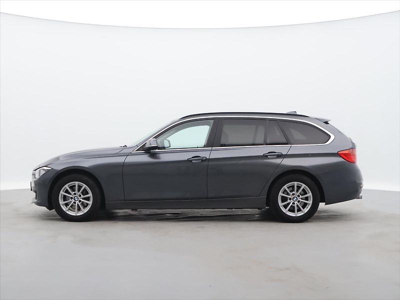 BMW Řada 3 2,0 320 XDrive 135kW Aut. - fotka 4 z 31