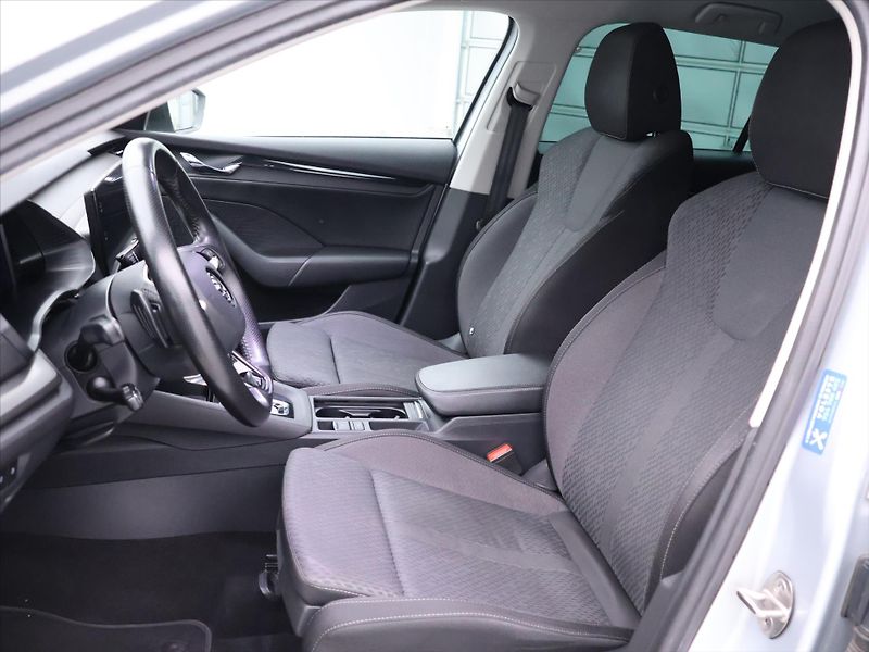 Škoda Octavia 2,0 TDI 110kW DSG Style - fotka 11 z 39
