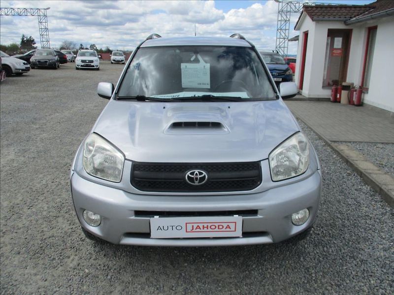 Toyota RAV4 2,0 D4D, klima,4x4,servis,tažn - fotka 2 z 34