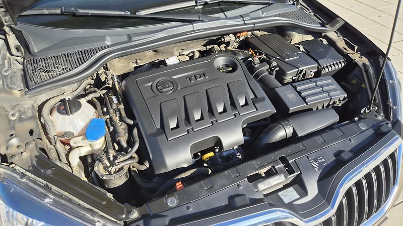 Škoda Yeti 2,0TDi 4x4 DSG 125KW TOP! - fotka 16 z 22