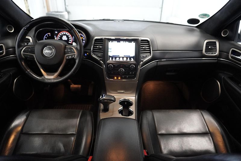 Jeep Grand Cherokee 3,0 CRD 4X4 - fotka 22 z 31