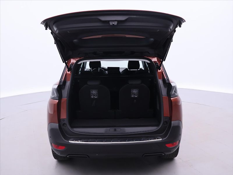 Peugeot 5008 1,5 HDI 96kW Allure 7-Míst DPH - fotka 9 z 36