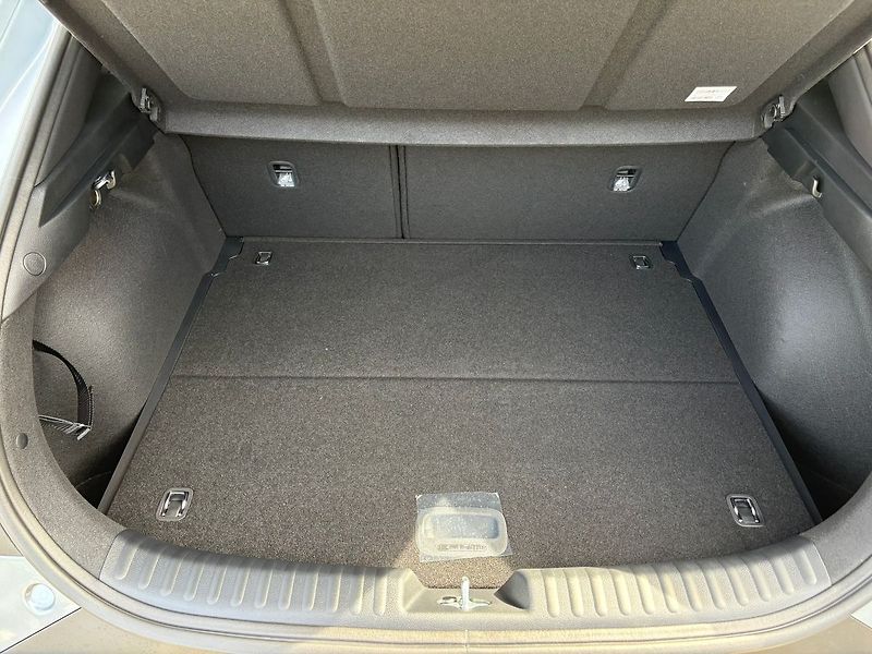 Kia Ceed (2026) 1,6 T-GDi GPF 7DCT TOP 110 KW - fotka 12 z 13